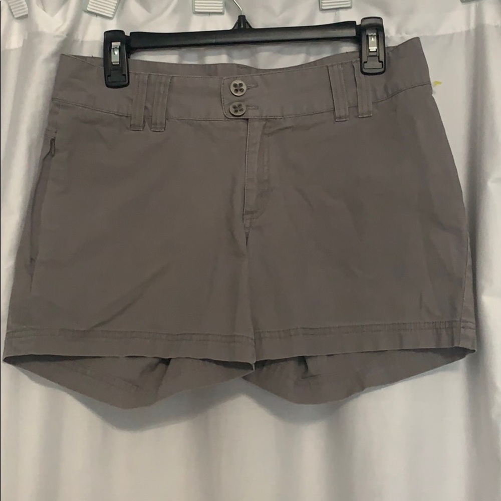 Grey Merrell hiking Shorts with zip pocket size 4